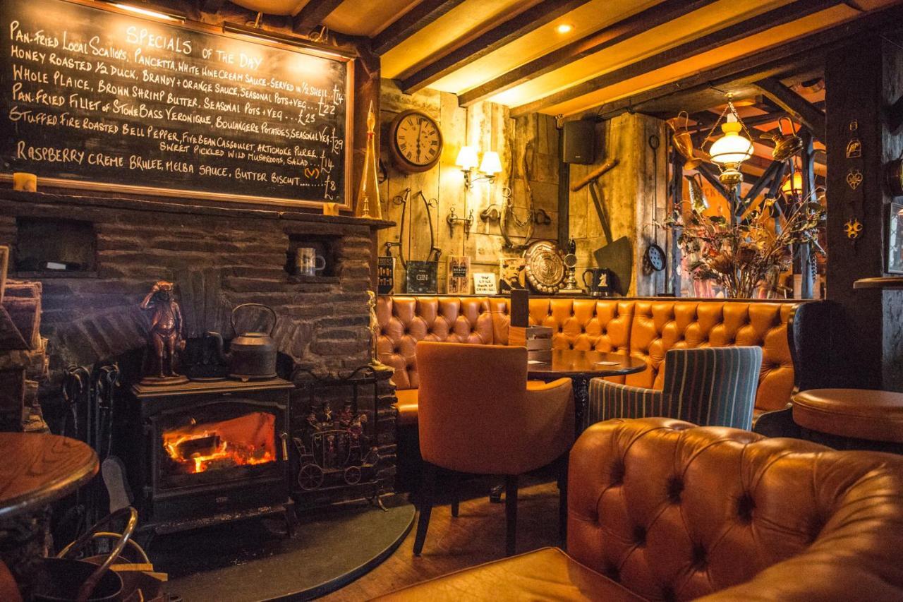 The Pickwick Inn&Oliver's Restaurant Padstow Exterior foto